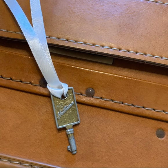 Vintage Mid Century Hartmann Pullman Luggage with Belting and Key - Picture 13 of 16